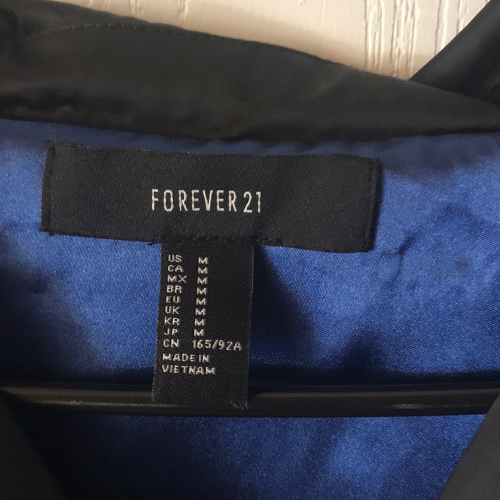 Black throw - Picture 6 of 6